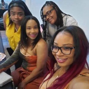 Meet your Posher, Henrietta